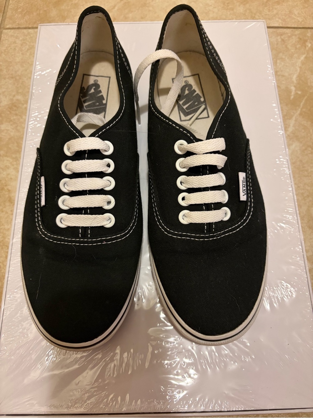 Vans Black Canvas Low-Top Sneakers with White Laces Women’s 8/Mens 6.5